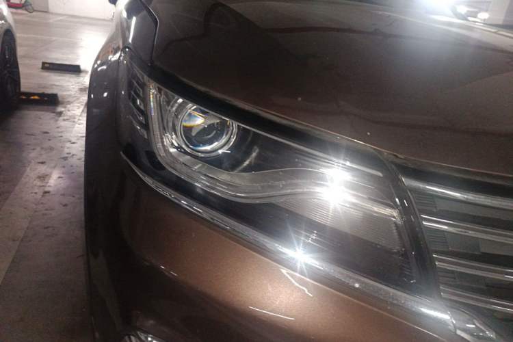 Used Roewe RX5 2016 20T Two-Wheel Drive Automatic Internet Smart Edition Right Front Headlight