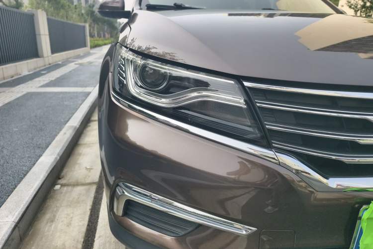 Used Roewe RX5 2016 20T Two-Wheel Drive Automatic Flagship Edition Right Front Headlight