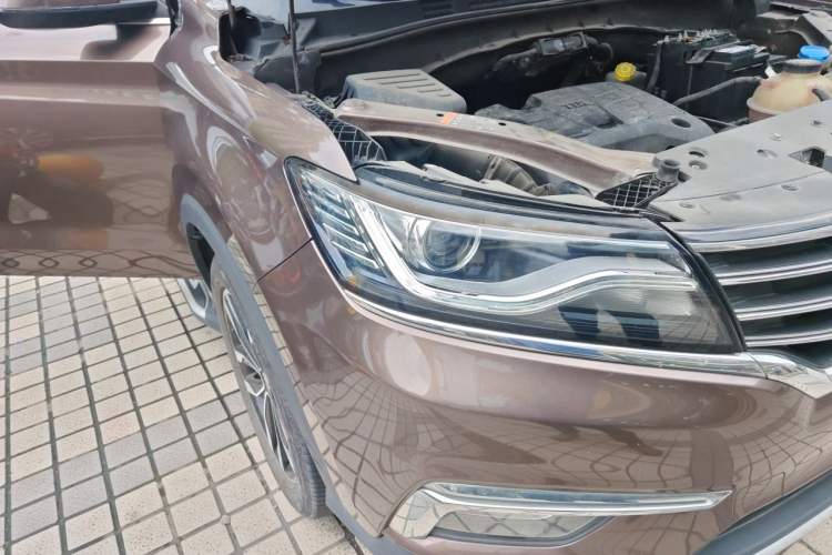 Used Roewe RX5 2016 20T Two-Wheel Drive Automatic Internet Smart Edition Right Front Headlight