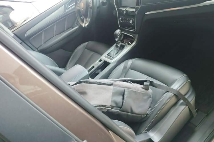 Used Roewe RX5 2016 20T Two-Wheel Drive Automatic Flagship Edition Right Front Seat