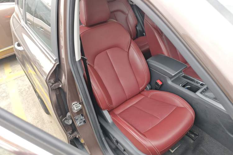 Used Roewe RX5 2016 30T Four-Wheel Drive Automatic Internet Smart Luxury Edition Right Front Seat