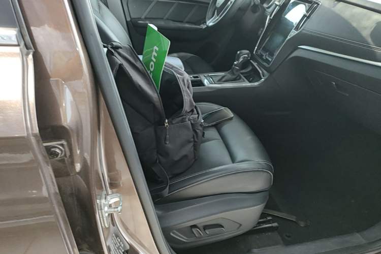 Used Roewe RX5 2016 20T Two-Wheel Drive Automatic Internet Smart Edition Right Front Seat
