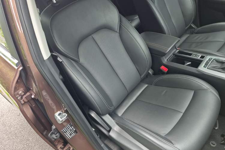 Used Roewe RX5 2016 30T Two-Wheel Drive Automatic Internet Smart Edition Right Front Seat