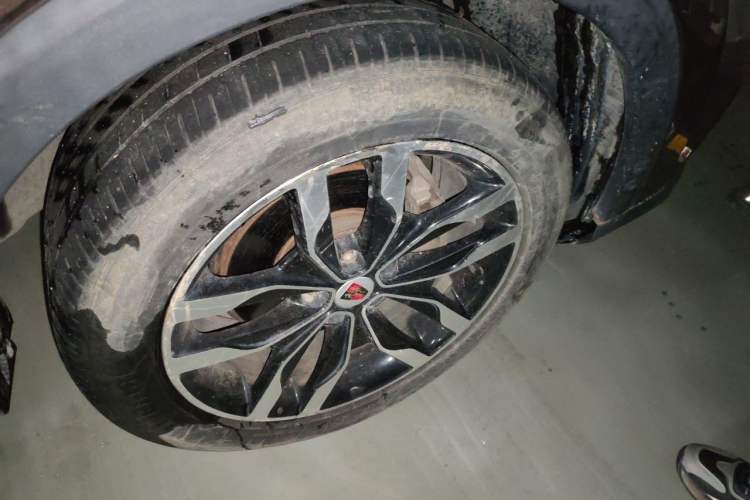 Used Roewe RX5 2016 30T Four-Wheel Drive Automatic Internet Smart Luxury Edition Right Front Wheel Hub