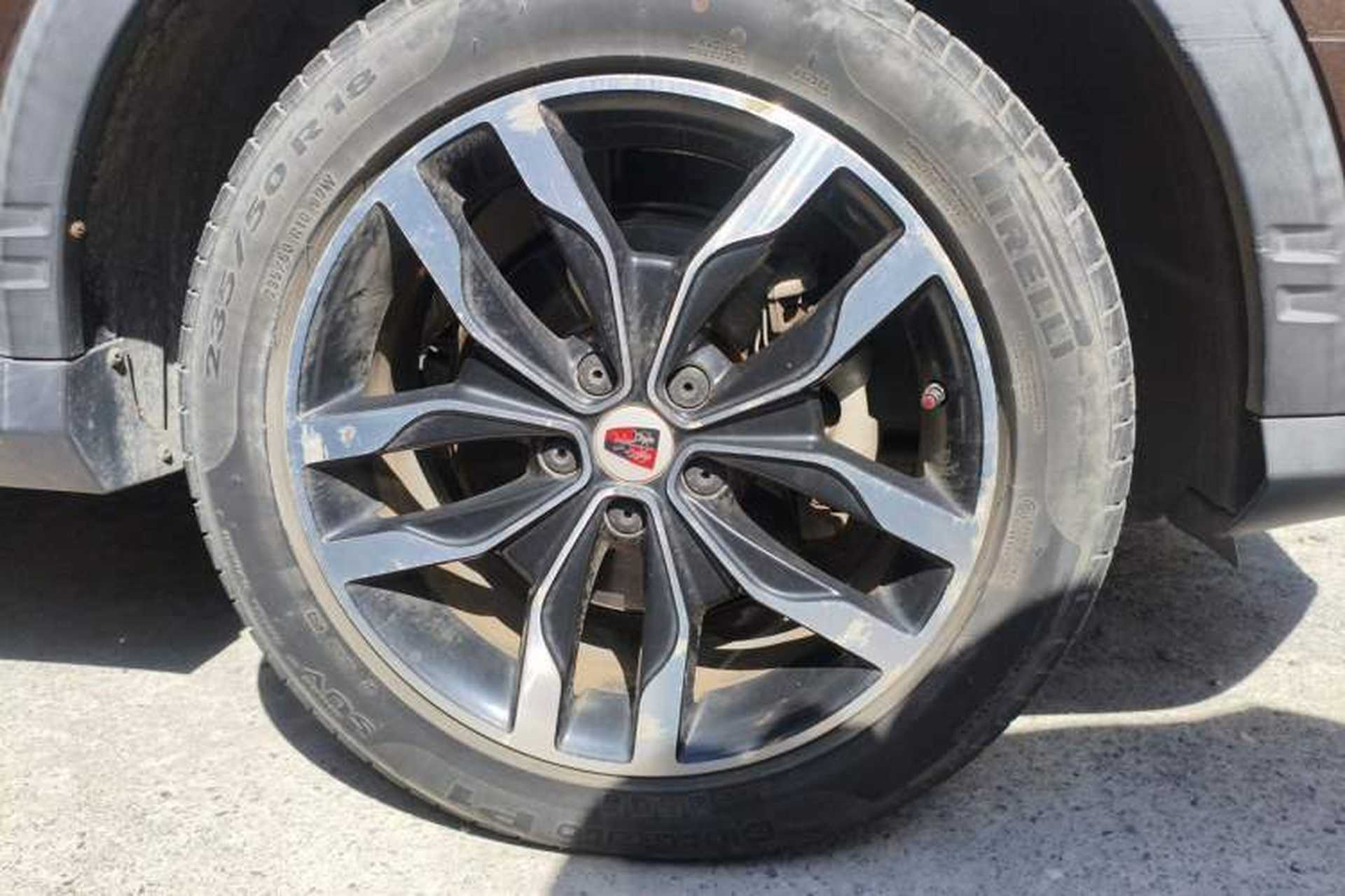 Used Roewe RX5 2016 20T Two-Wheel Drive Automatic Internet Smart Edition Right Front Wheel Hub