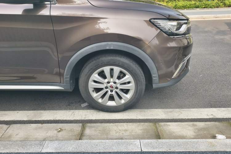 Used Roewe RX5 2016 20T Two-Wheel Drive Automatic Flagship Edition Right Front Wheel Hub