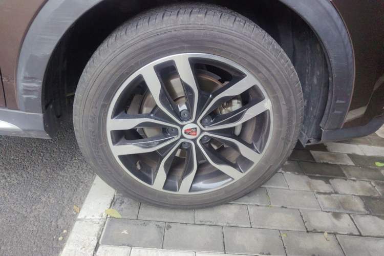 Used Roewe RX5 2016 20T Two-Wheel Drive Manual Transmission Internet Smart Edition Right Front Wheel Hub