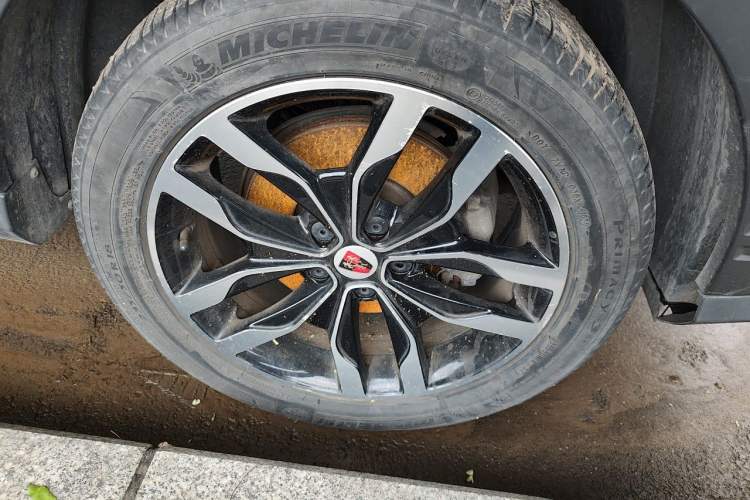 Used Roewe RX5 2016 20T Two-Wheel Drive Automatic Internet Smart Edition Right Front Wheel Hub