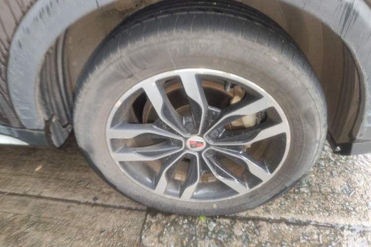 Used Roewe RX5 2016 30T Two-Wheel Drive Automatic Internet Smart Edition Right Front Wheel Hub