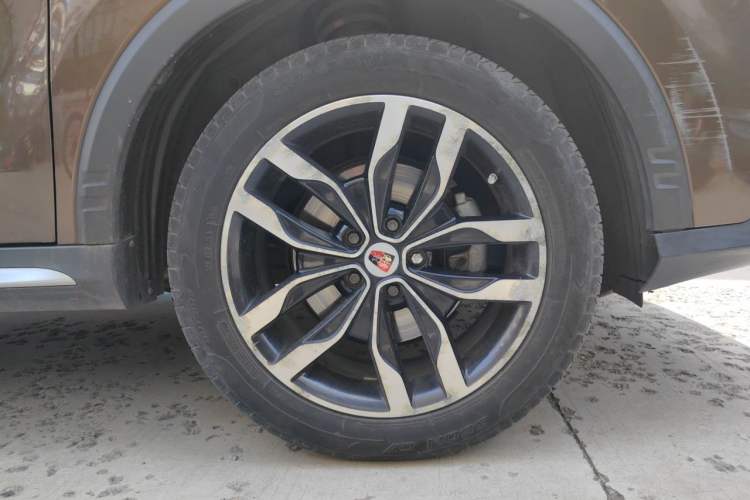 Used Roewe RX5 2016 30T Four-Wheel Drive Automatic Internet Smart Luxury Edition Right Front Wheel Hub