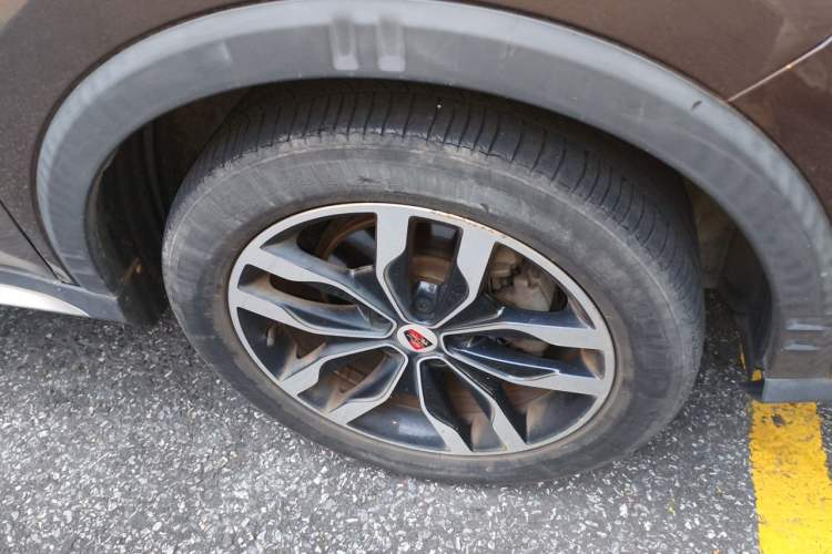 Used Roewe RX5 2016 30T Two-Wheel Drive Automatic Internet Smart Edition Right Front Wheel Hub