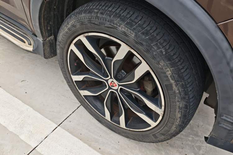 Used Roewe RX5 2016 20T Two-Wheel Drive Automatic Internet Smart Edition Right Front Wheel Hub