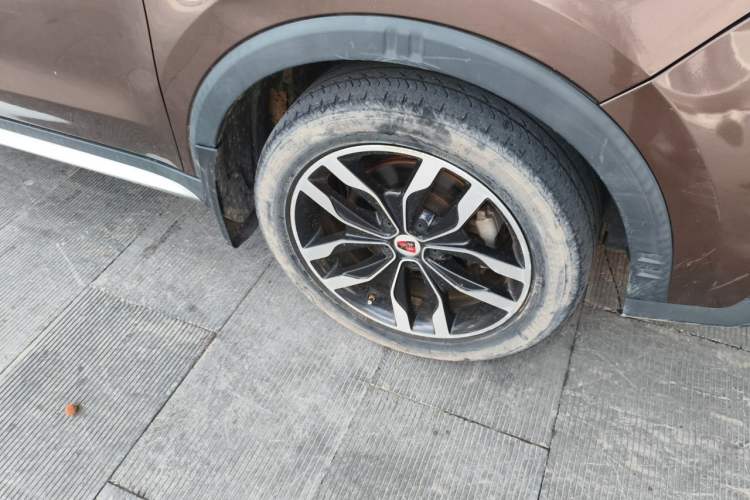 Used Roewe RX5 2016 30T Four-Wheel Drive Automatic Internet Smart Luxury Edition Right Front Wheel Hub