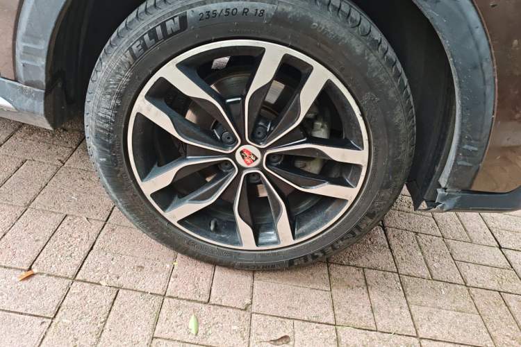 Used Roewe RX5 2016 20T Two-Wheel Drive Automatic Internet Smart Edition Right Front Wheel Hub