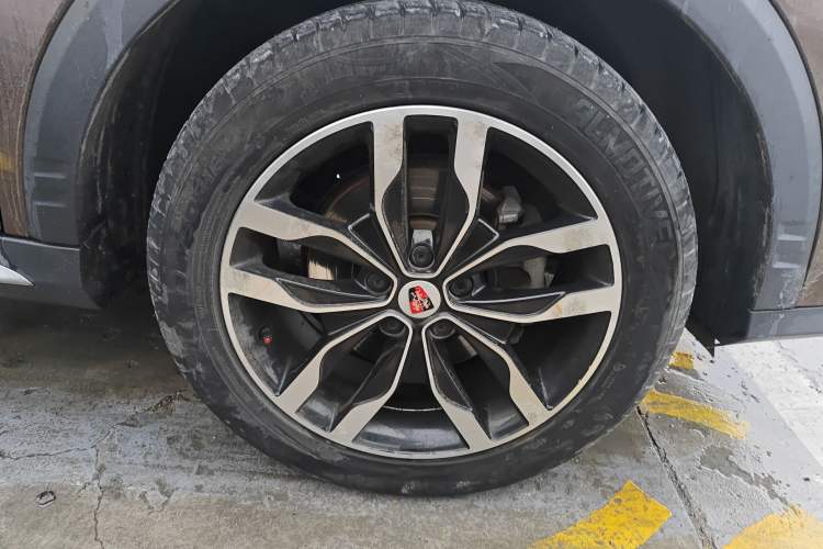 Used Roewe RX5 2016 30T Four-Wheel Drive Automatic Internet Smart Luxury Edition Right Front Wheel Hub