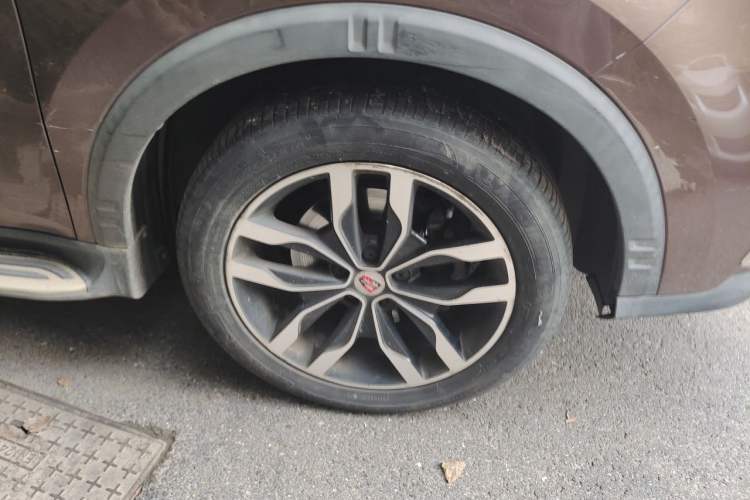 Used Roewe RX5 2016 30T Two-Wheel Drive Automatic Internet Smart Edition Right Front Wheel Hub