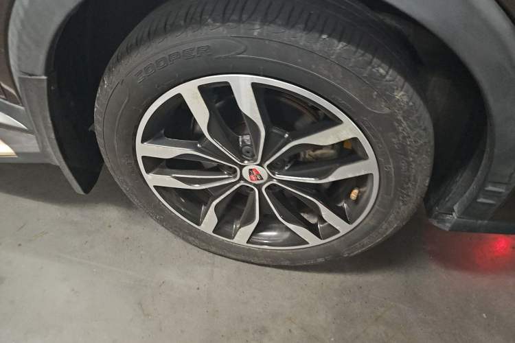 Used Roewe RX5 2016 30T Two-Wheel Drive Automatic Internet Smart Edition Right Front Wheel Hub