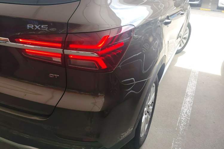Used Roewe RX5 2016 20T Two-Wheel Drive Automatic Flagship Edition Right Rear Taillight