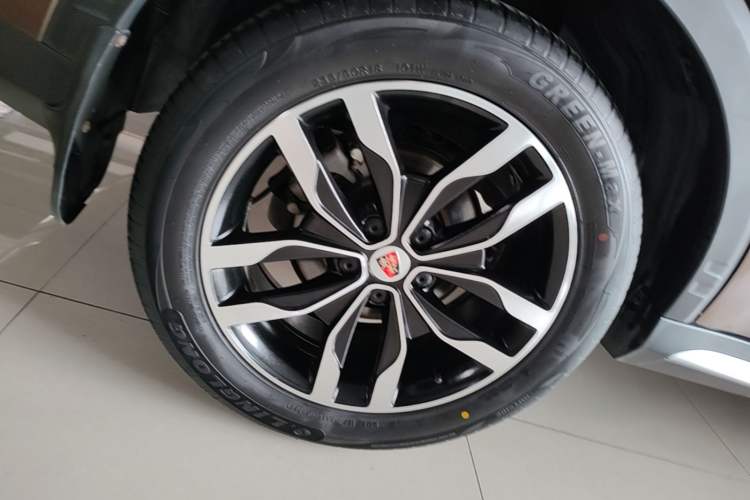 Used Roewe RX5 2016 20T Two-Wheel Drive Automatic Internet Smart Edition Right Rear Wheel Hub