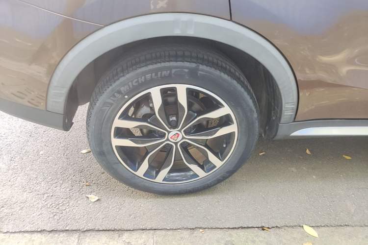 Used Roewe RX5 2016 20T Two-Wheel Drive Automatic Internet Smart Edition Right Rear Wheel Hub