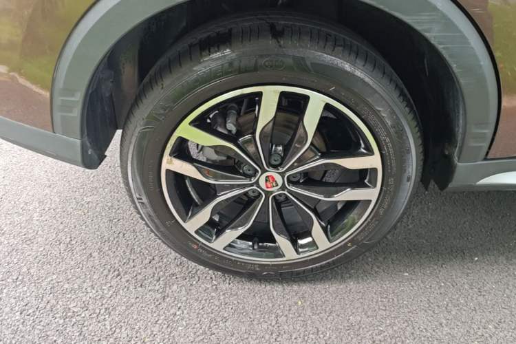 Used Roewe RX5 2016 30T Two-Wheel Drive Automatic Internet Smart Edition Right Rear Wheel Hub