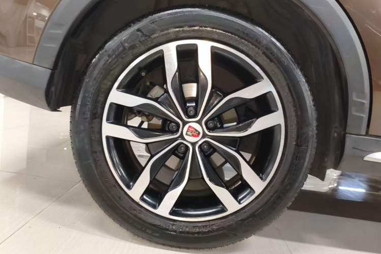 Used Roewe RX5 2016 20T Two-Wheel Drive Automatic Internet Smart Edition Right Rear Wheel Hub