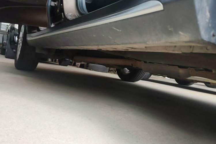 Used Roewe RX5 2016 20T Two-Wheel Drive Automatic Flagship Edition Right Side Sill