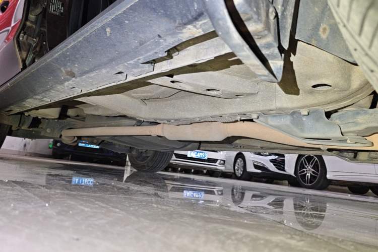 Used Roewe RX5 2016 20T Two-Wheel Drive Automatic Internet Smart Edition Right Side Sill