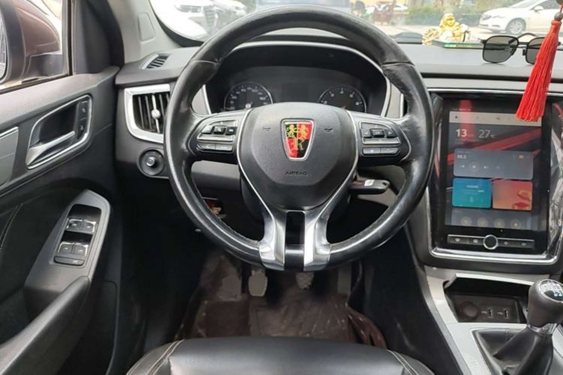 Used Roewe RX5 2016 20T Two-Wheel Drive Manual Transmission Internet Smart Edition Steering Wheel