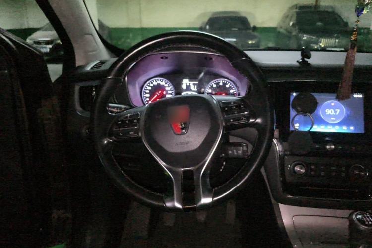 Used Roewe RX5 2016 Revised Version 20T Two-Wheel Drive Manual Transmission Luxury Edition Steering Wheel