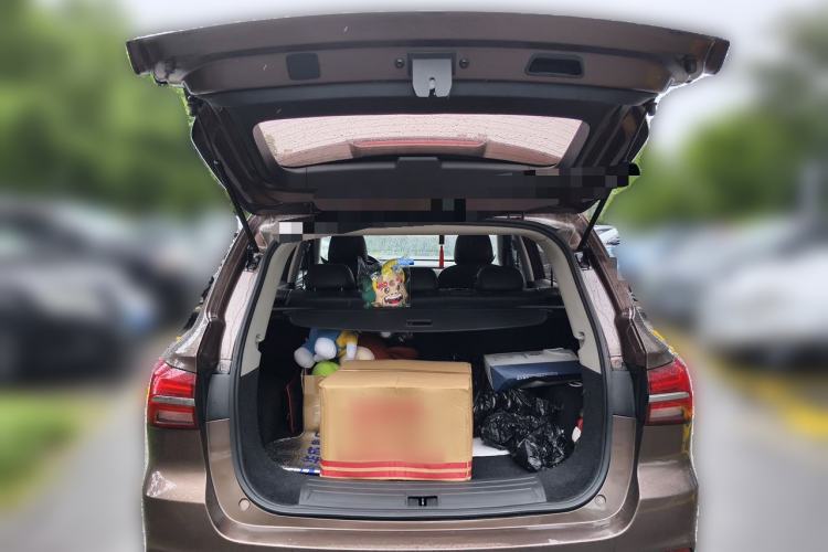 Used Roewe RX5 2016 20T Two-Wheel Drive Automatic Internet Smart Edition Trunk