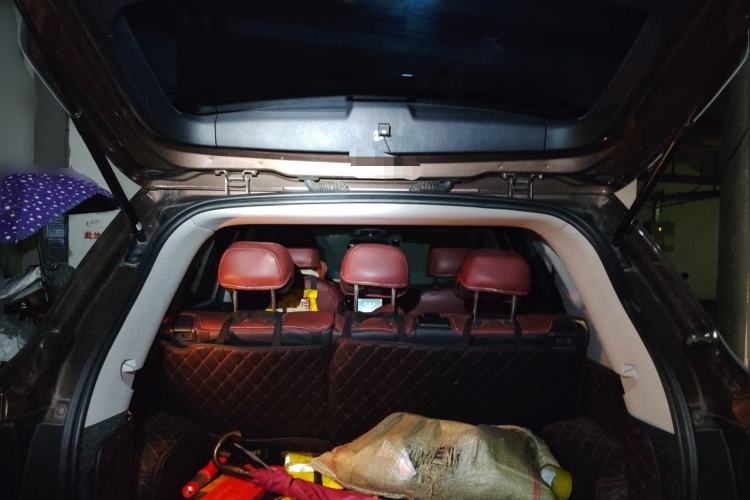 Used Roewe RX5 2016 20T Two-Wheel Drive Automatic Internet Smart Edition Trunk
