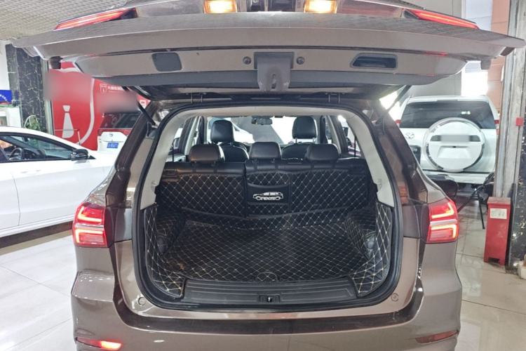 Used Roewe RX5 2016 20T Two-Wheel Drive Automatic Internet Smart Edition Trunk
