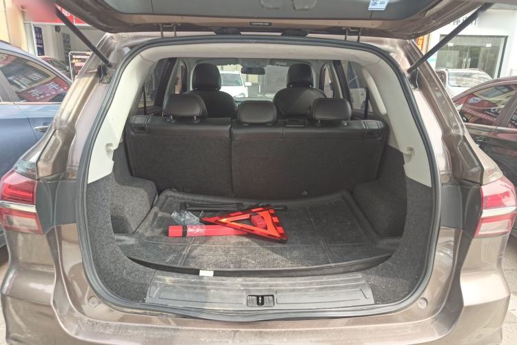 Used Roewe RX5 2016 20T Two-Wheel Drive Automatic Flagship Edition Trunk