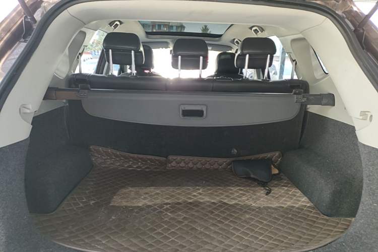 Used Roewe RX5 2016 20T Two-Wheel Drive Automatic Internet Smart Edition Trunk