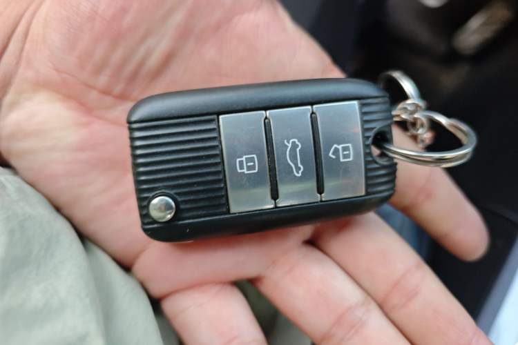 Used Roewe RX5 2016 30T Two-Wheel Drive Automatic Internet Smart Edition Vehicle Key