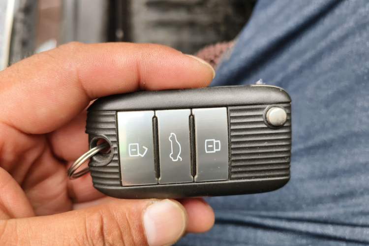 Used Roewe RX5 2016 20T Two-Wheel Drive Automatic Internet Smart Edition Vehicle Key