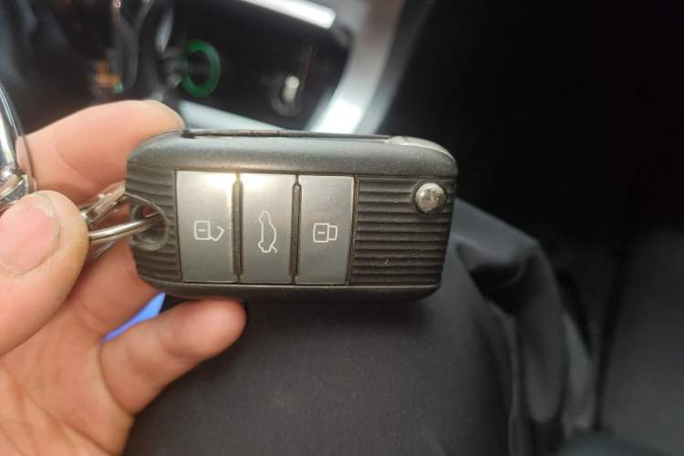 Used Roewe RX5 2016 20T Two-Wheel Drive Automatic Internet Smart Edition Vehicle Key