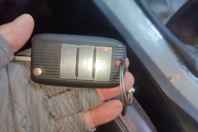 Used Roewe RX5 2016 20T Two-Wheel Drive Manual Transmission Internet Smart Edition Vehicle Key