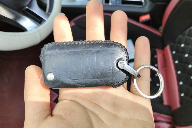 Used Roewe RX5 2016 30T Two-Wheel Drive Automatic Internet Smart Edition Vehicle Key