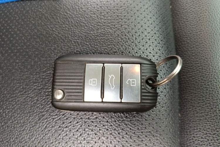 Used Roewe RX5 2016 20T Two-Wheel Drive Automatic Internet Smart Edition Vehicle Key