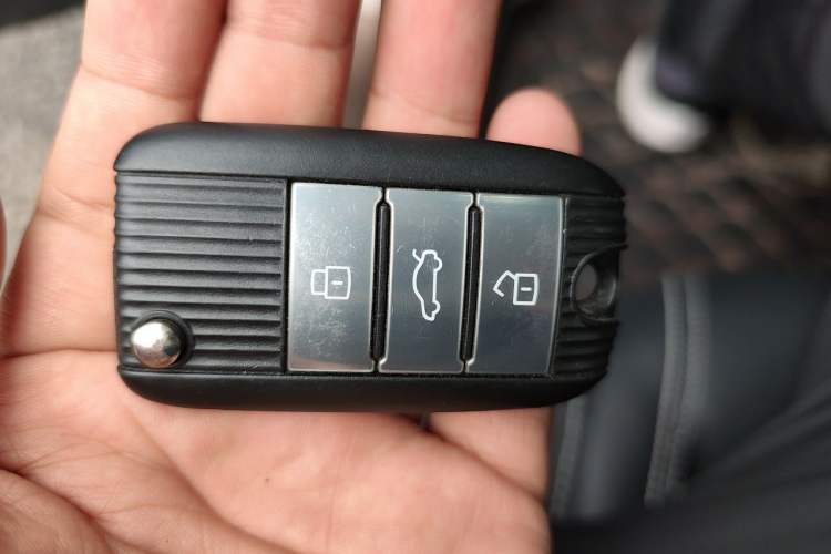 Used Roewe RX5 2016 20T Two-Wheel Drive Automatic Internet Smart Edition Vehicle Key