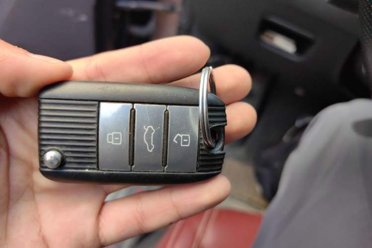 Used Roewe RX5 2016 30T Four-Wheel Drive Automatic Internet Smart Luxury Edition Vehicle Key