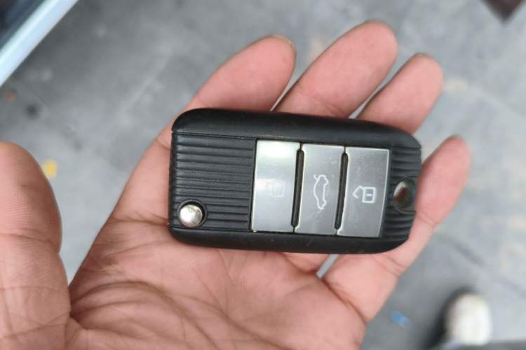 Used Roewe RX5 2016 30T Four-Wheel Drive Automatic Internet Smart Luxury Edition Vehicle Key