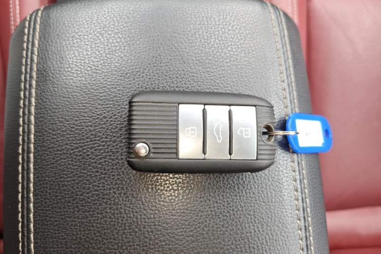 Used Roewe RX5 2016 30T Four-Wheel Drive Automatic Internet Smart Luxury Edition Vehicle Key