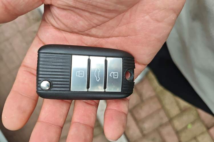 Used Roewe RX5 2016 20T Two-Wheel Drive Automatic Internet Smart Edition Vehicle Key