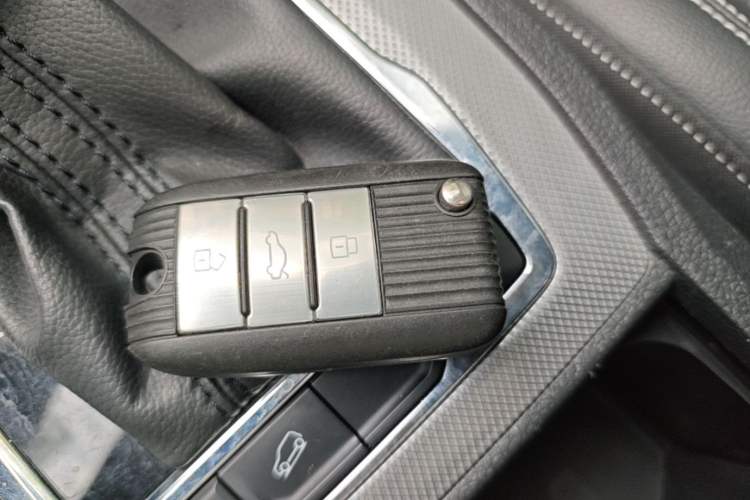 Used Roewe RX5 2016 30T Two-Wheel Drive Automatic Internet Smart Edition Vehicle Key