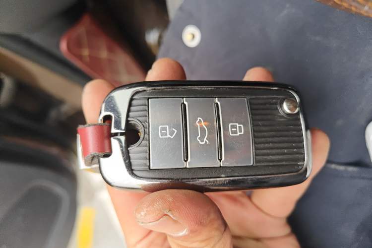 Used Roewe RX5 2016 30T Four-Wheel Drive Automatic Internet Smart Luxury Edition Vehicle Key