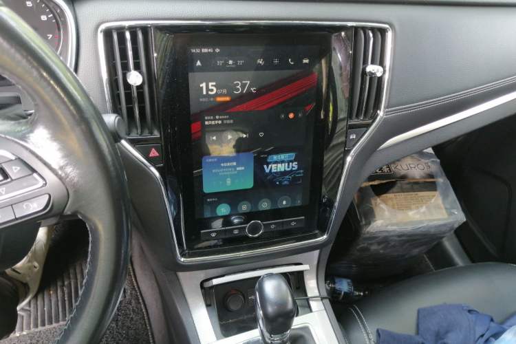 Used Roewe RX5 2016 20T Two-Wheel Drive Automatic Internet Smart Edition Audio And AC Panel