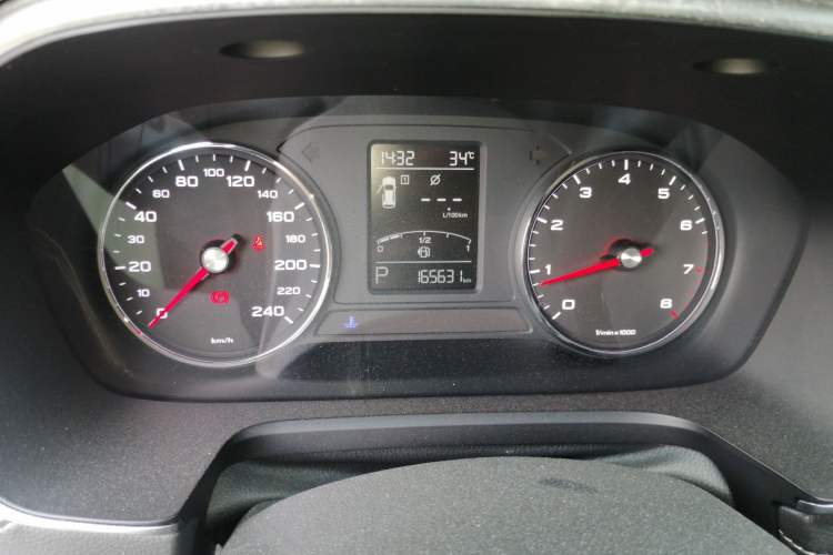 Used Roewe RX5 2016 20T Two-Wheel Drive Automatic Internet Smart Edition Instrument Cluster